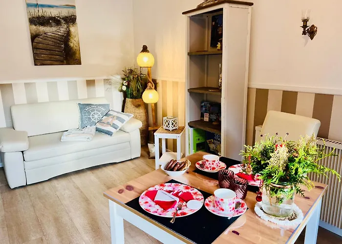 Solund - Sonne Im Herzen - Ruhige Und Sonnige Ferienwohnung Mit Terrasse Und Garten Nahe Strand Und Ostsee